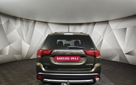 Mitsubishi Outlander III рестайлинг 3, 2016 год, 1 549 000 рублей, 8 фотография