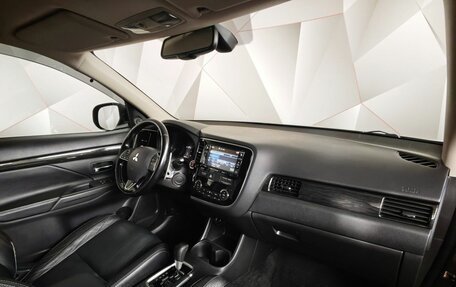 Mitsubishi Outlander III рестайлинг 3, 2016 год, 1 549 000 рублей, 11 фотография