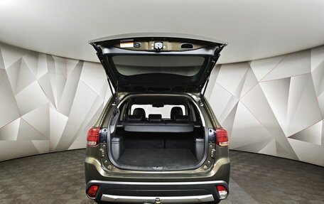 Mitsubishi Outlander III рестайлинг 3, 2016 год, 1 549 000 рублей, 10 фотография