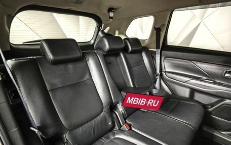 Mitsubishi Outlander III рестайлинг 3, 2016 год, 1 549 000 рублей, 15 фотография