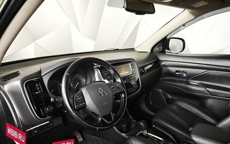 Mitsubishi Outlander III рестайлинг 3, 2016 год, 1 549 000 рублей, 17 фотография