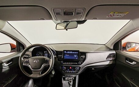 Hyundai Solaris II рестайлинг, 2022 год, 1 800 000 рублей, 10 фотография