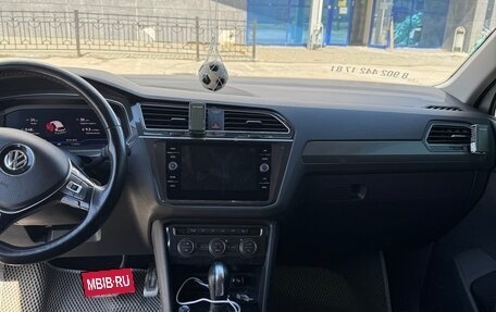 Volkswagen Tiguan II, 2020 год, 3 100 000 рублей, 2 фотография