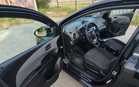 Chevrolet Aveo III, 2013 год, 900 000 рублей, 19 фотография