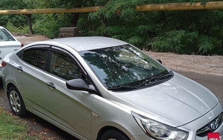 Hyundai Solaris II рестайлинг, 2012 год, 1 000 000 рублей, 8 фотография