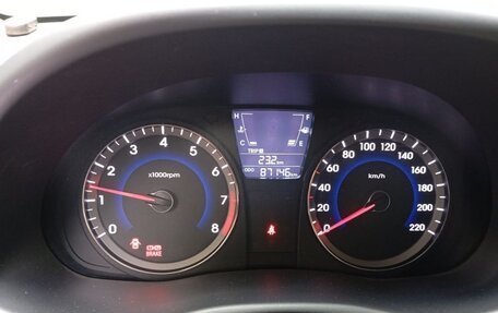 Hyundai Solaris II рестайлинг, 2012 год, 1 000 000 рублей, 12 фотография