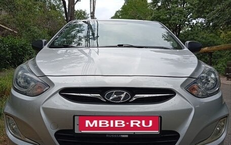 Hyundai Solaris II рестайлинг, 2012 год, 1 000 000 рублей, 13 фотография