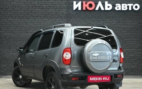 Chevrolet Niva I рестайлинг, 2017 год, 840 000 рублей, 4 фотография