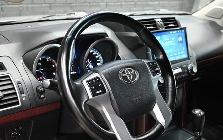 Toyota Land Cruiser Prado 150 рестайлинг 2, 2014 год, 3 950 000 рублей, 12 фотография