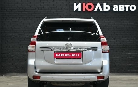 Toyota Land Cruiser Prado 150 рестайлинг 2, 2014 год, 3 950 000 рублей, 5 фотография