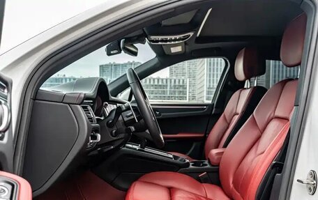 Porsche Macan I рестайлинг, 2023 год, 5 940 000 рублей, 6 фотография