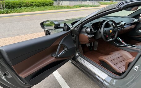 Ferrari 812, 2021 год, 46 800 000 рублей, 25 фотография