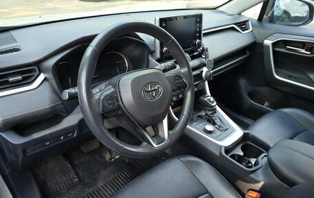 Toyota RAV4, 2021 год, 3 450 000 рублей, 6 фотография