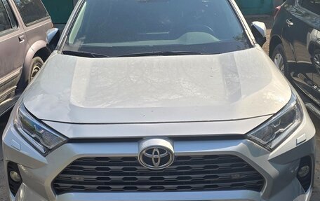 Toyota RAV4, 2021 год, 3 450 000 рублей, 2 фотография