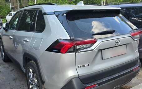 Toyota RAV4, 2021 год, 3 450 000 рублей, 4 фотография