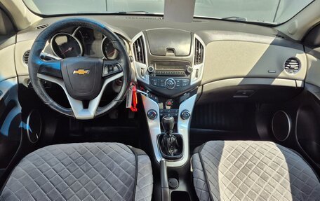 Chevrolet Cruze II, 2015 год, 860 000 рублей, 10 фотография