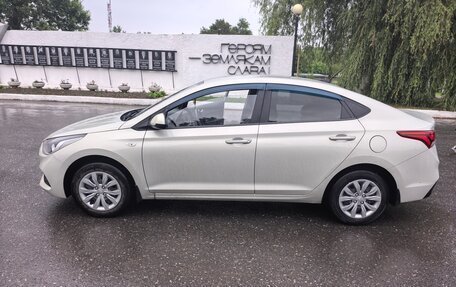 Hyundai Solaris II рестайлинг, 2018 год, 1 000 000 рублей, 4 фотография
