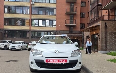 Renault Megane III, 2010 год, 650 000 рублей, 2 фотография