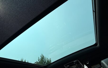 Land Rover Range Rover IV рестайлинг, 2017 год, 6 000 000 рублей, 26 фотография