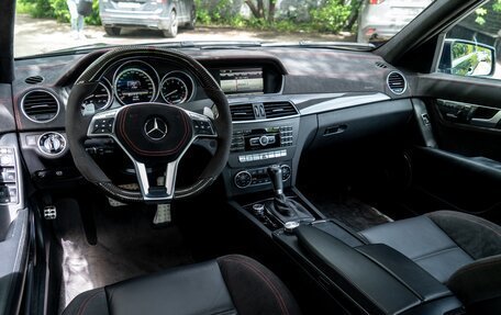 Mercedes-Benz C-Класс AMG, 2012 год, 6 500 000 рублей, 24 фотография
