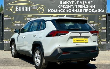 Toyota RAV4, 2021 год, 2 649 000 рублей, 6 фотография