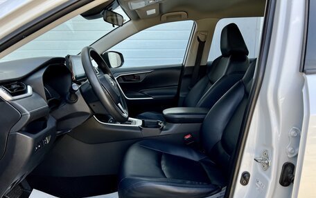 Toyota RAV4, 2021 год, 2 649 000 рублей, 9 фотография