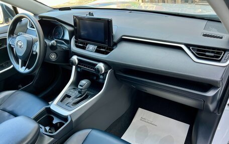 Toyota RAV4, 2021 год, 2 649 000 рублей, 14 фотография