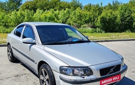 Volvo S60 III, 2002 год, 290 000 рублей, 2 фотография