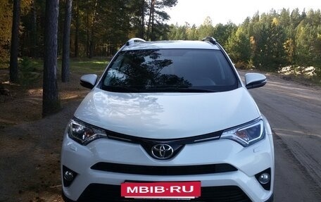 Toyota RAV4, 2017 год, 2 650 000 рублей, 3 фотография