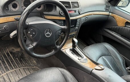 Mercedes-Benz E-Класс, 2005 год, 800 000 рублей, 6 фотография