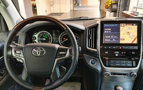 Toyota Land Cruiser 200, 2016 год, 4 590 000 рублей, 7 фотография