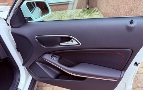 Mercedes-Benz GLA, 2016 год, 2 750 000 рублей, 14 фотография