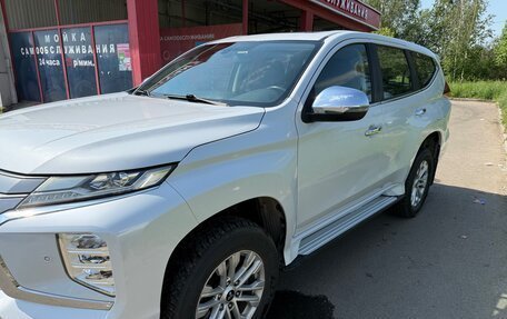 Mitsubishi Pajero Sport III рестайлинг, 2020 год, 3 500 000 рублей, 4 фотография