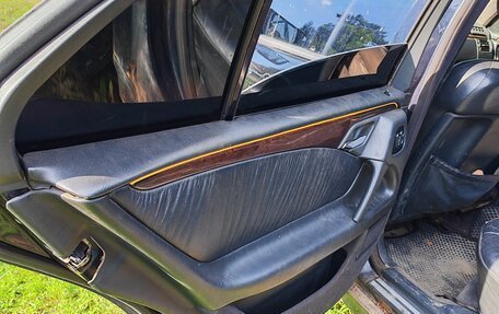 Mercedes-Benz E-Класс, 1999 год, 235 000 рублей, 8 фотография