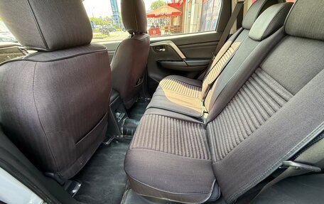 Mitsubishi Pajero Sport III рестайлинг, 2020 год, 3 500 000 рублей, 9 фотография
