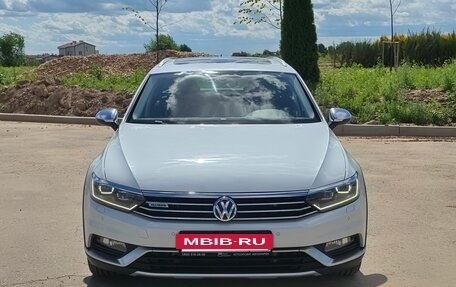Volkswagen Passat B8 рестайлинг, 2018 год, 3 100 000 рублей, 2 фотография
