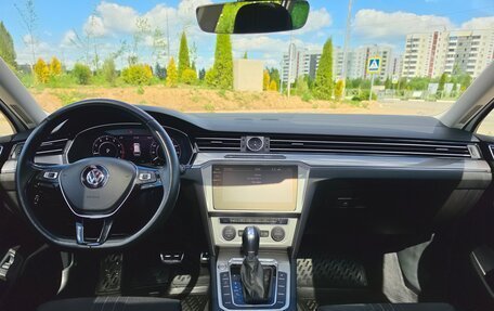 Volkswagen Passat B8 рестайлинг, 2018 год, 3 100 000 рублей, 15 фотография