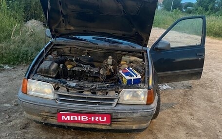 Opel Kadett E рестайлинг, 1988 год, 35 000 рублей, 2 фотография