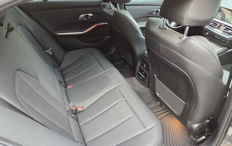 BMW 3 серия, 2021 год, 3 990 000 рублей, 12 фотография