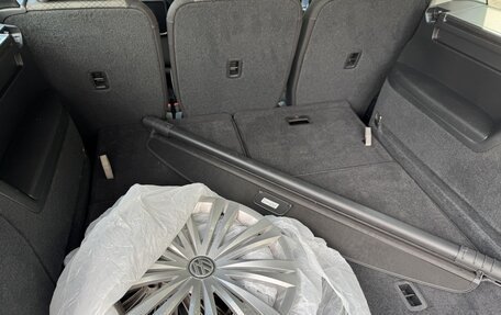 Volkswagen Sharan II, 2019 год, 2 800 000 рублей, 23 фотография
