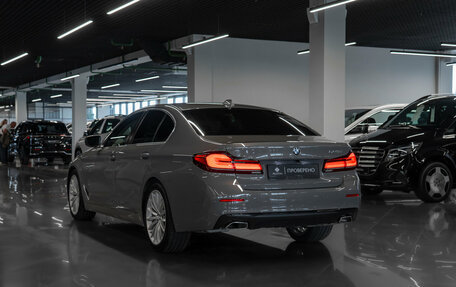 BMW 5 серия, 2021 год, 3 870 000 рублей, 4 фотография