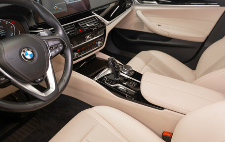 BMW 5 серия, 2021 год, 3 870 000 рублей, 13 фотография