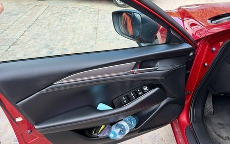 Mazda 6, 2019 год, 2 450 000 рублей, 18 фотография