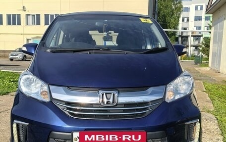 Honda Freed I, 2015 год, 950 000 рублей, 4 фотография