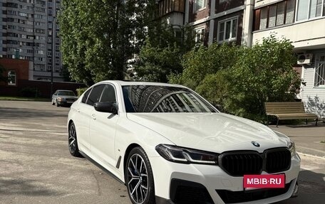 BMW 5 серия, 2021 год, 4 800 000 рублей, 3 фотография