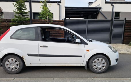 Ford Fiesta, 2008 год, 450 000 рублей, 3 фотография