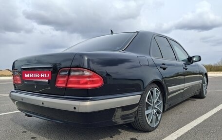 Mercedes-Benz E-Класс, 2001 год, 570 000 рублей, 3 фотография