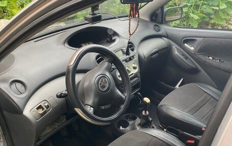 Toyota Yaris I рестайлинг, 2003 год, 320 000 рублей, 7 фотография
