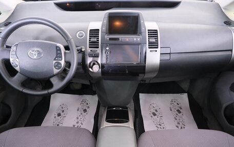 Toyota Prius, 2008 год, 699 000 рублей, 14 фотография