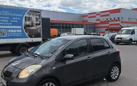 Toyota Yaris III рестайлинг, 2007 год, 440 000 рублей, 3 фотография